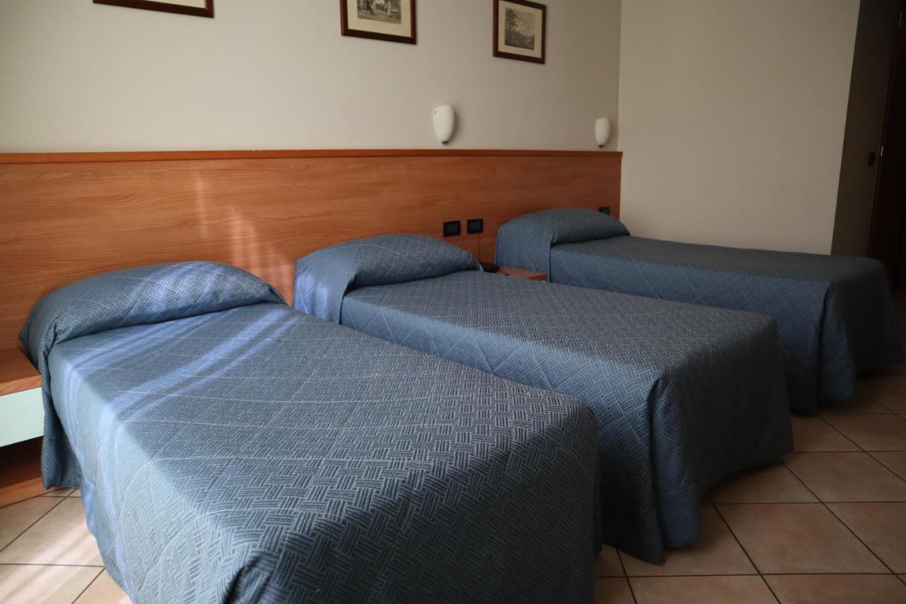 Albergo Salerno Milan Luaran gambar