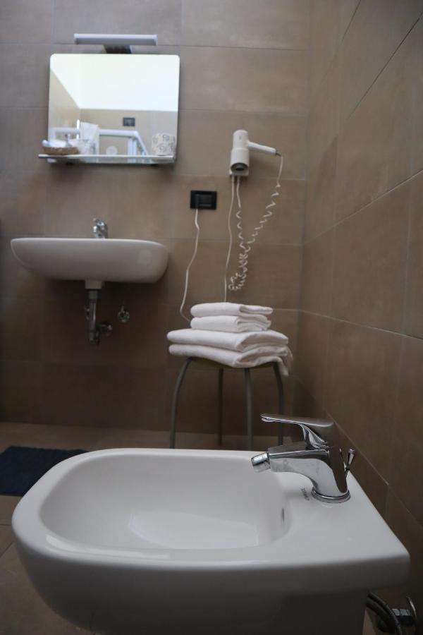 Albergo Salerno Milan Luaran gambar