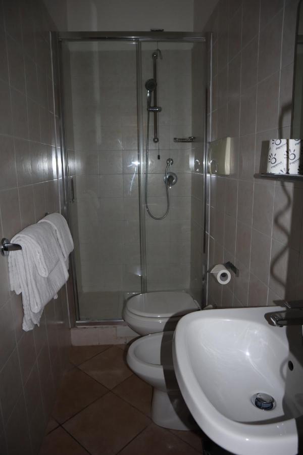 Albergo Salerno Milan Luaran gambar
