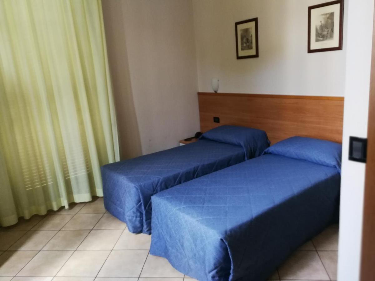 Albergo Salerno Milan Luaran gambar